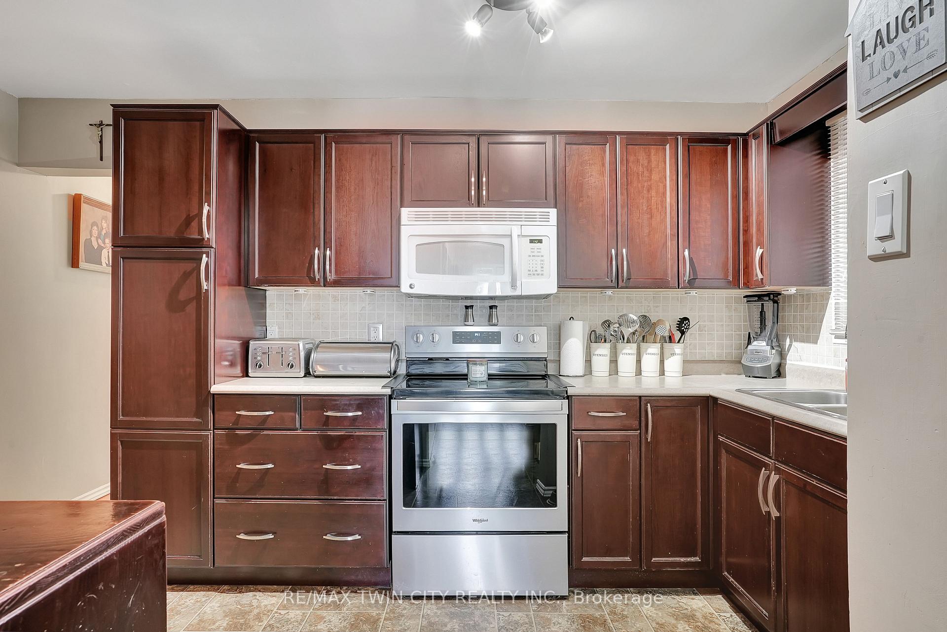 Photo 20 of 46 Maple Street, Wellesley — HOMEH
