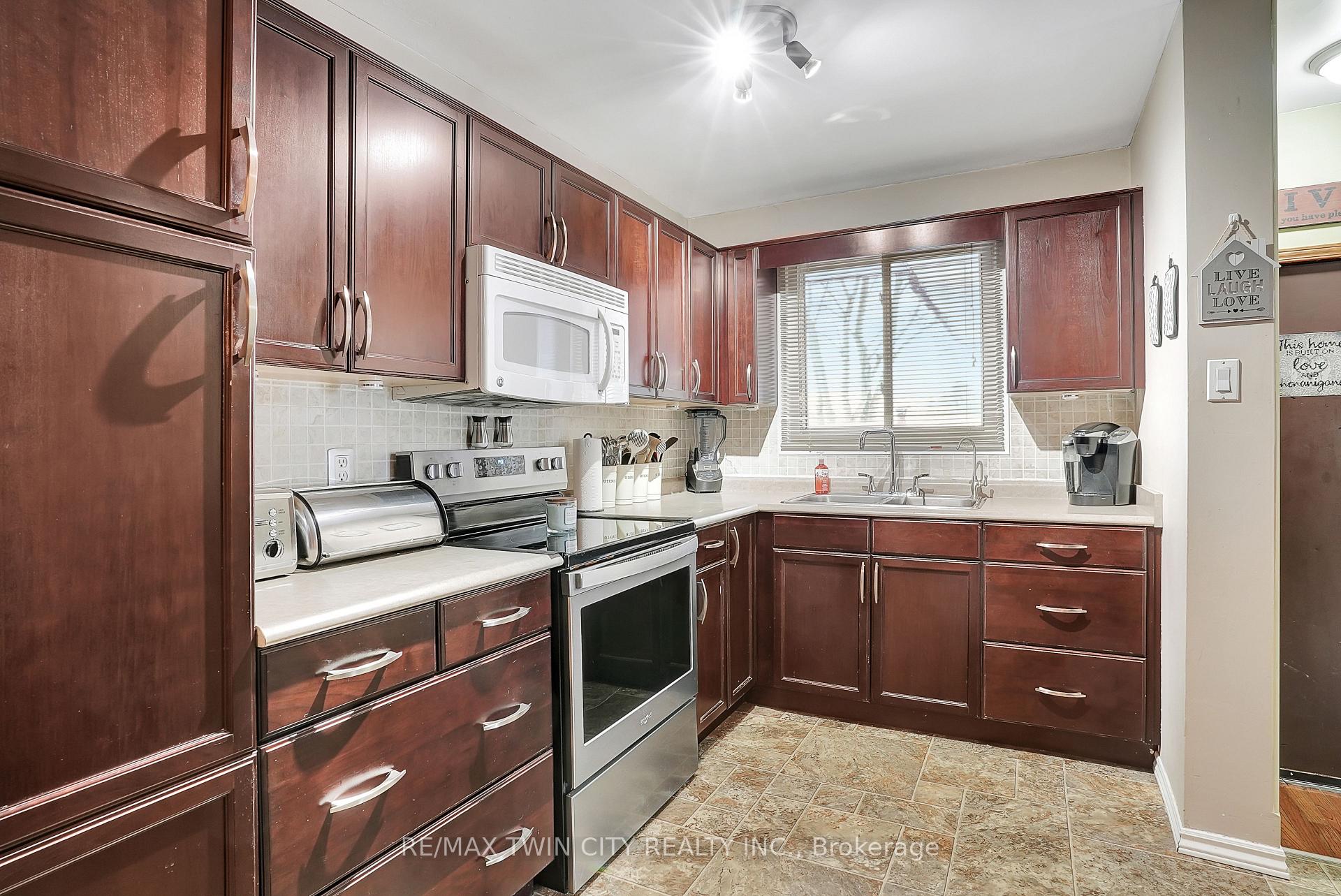 Photo 19 of 46 Maple Street, Wellesley — HOMEH