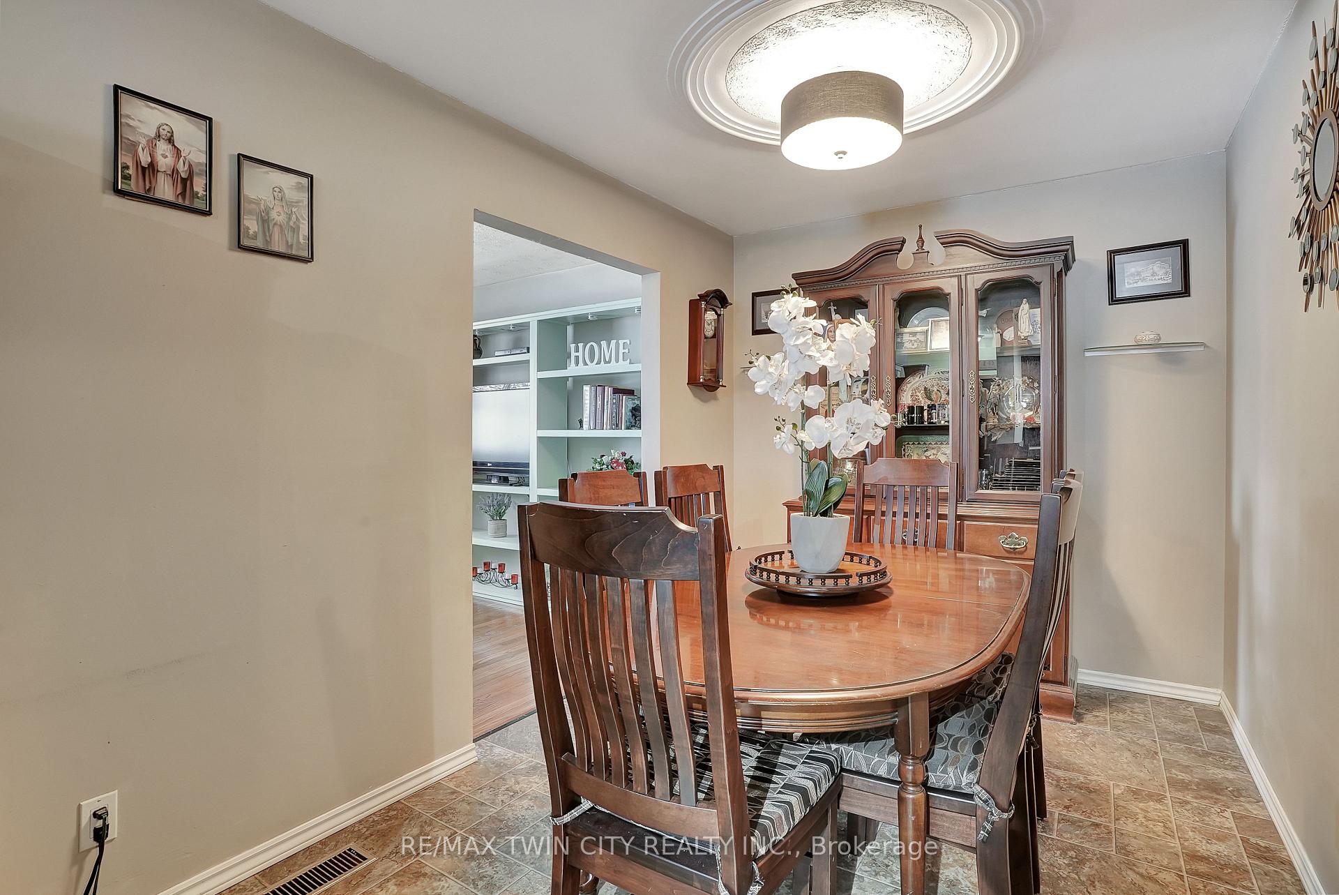 Photo 18 of 46 Maple Street, Wellesley — HOMEH