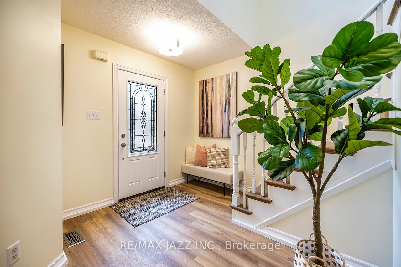 Photo 2 of 1543 Fieldgate Drive, Oshawa, Samac — HOMEH