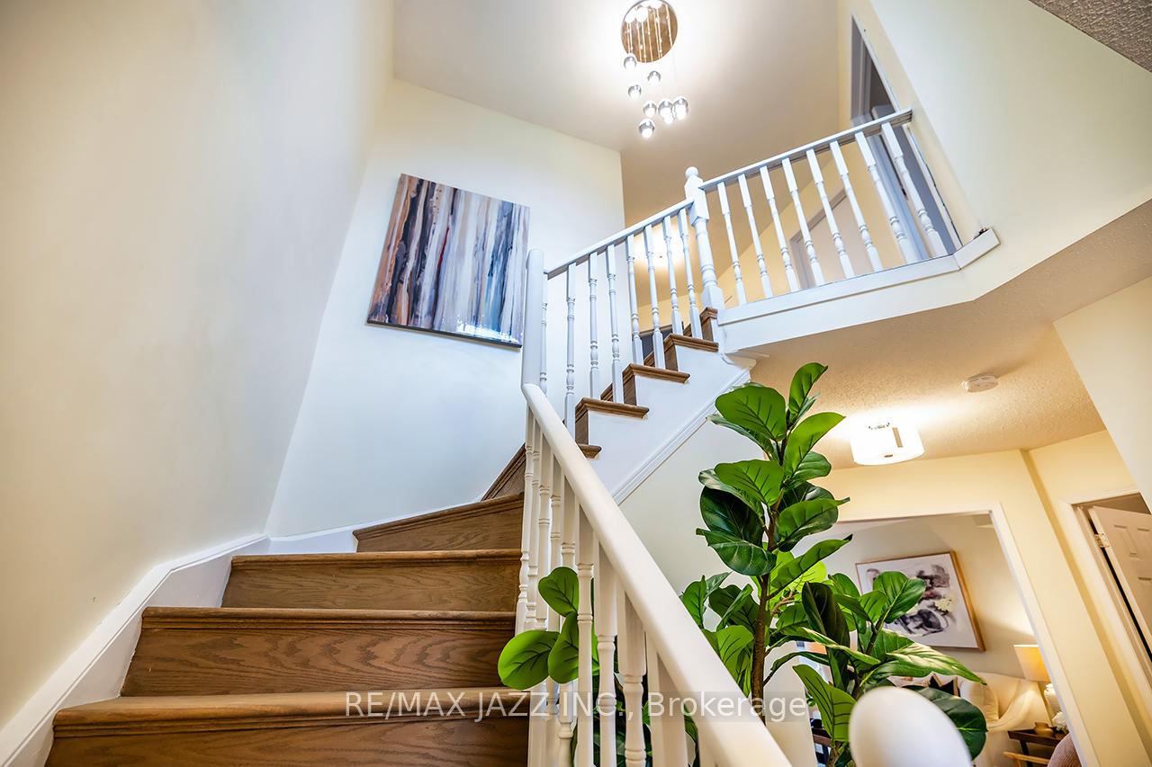 Photo 7 of 1543 Fieldgate Drive, Oshawa, Samac — HOMEH