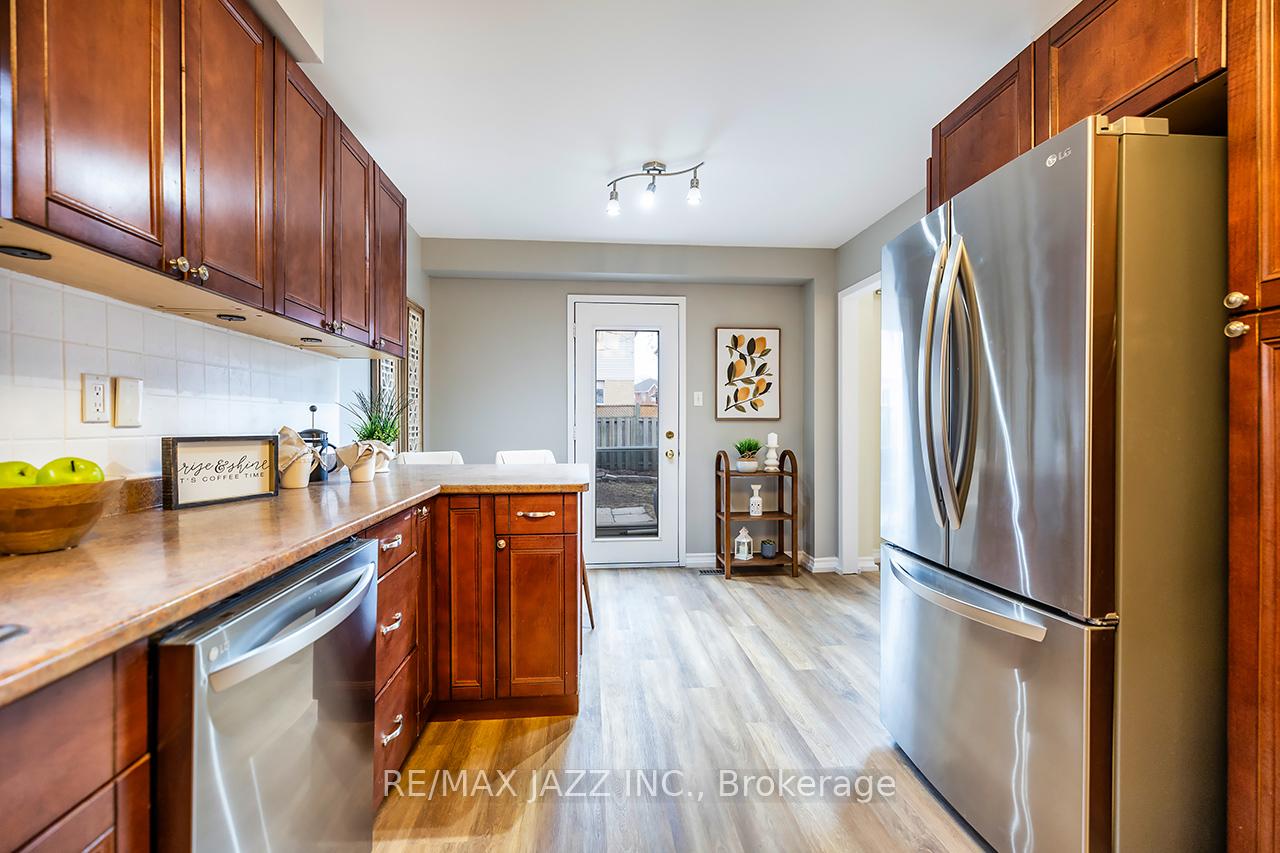 Photo 23 of 1543 Fieldgate Drive, Oshawa, Samac — HOMEH