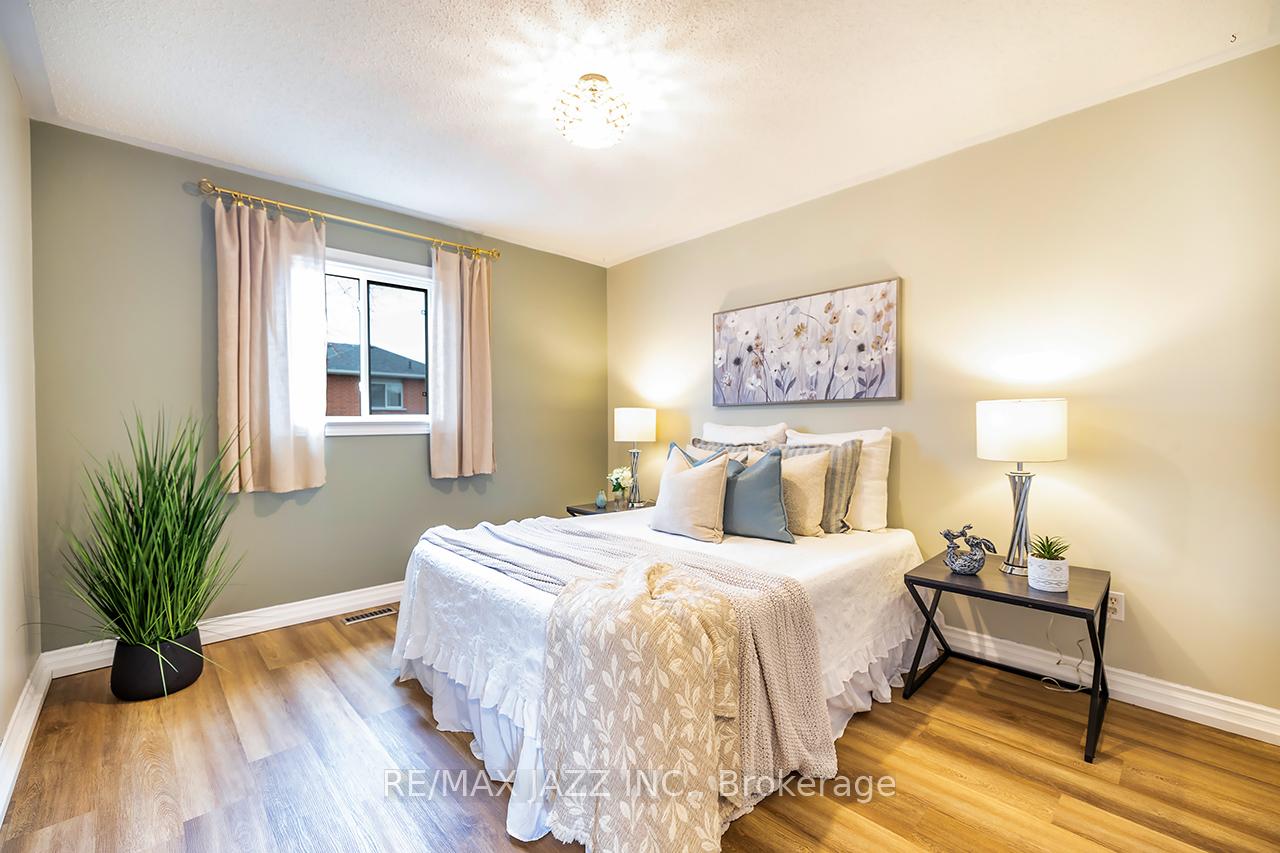 Photo 35 of 1543 Fieldgate Drive, Oshawa, Samac — HOMEH