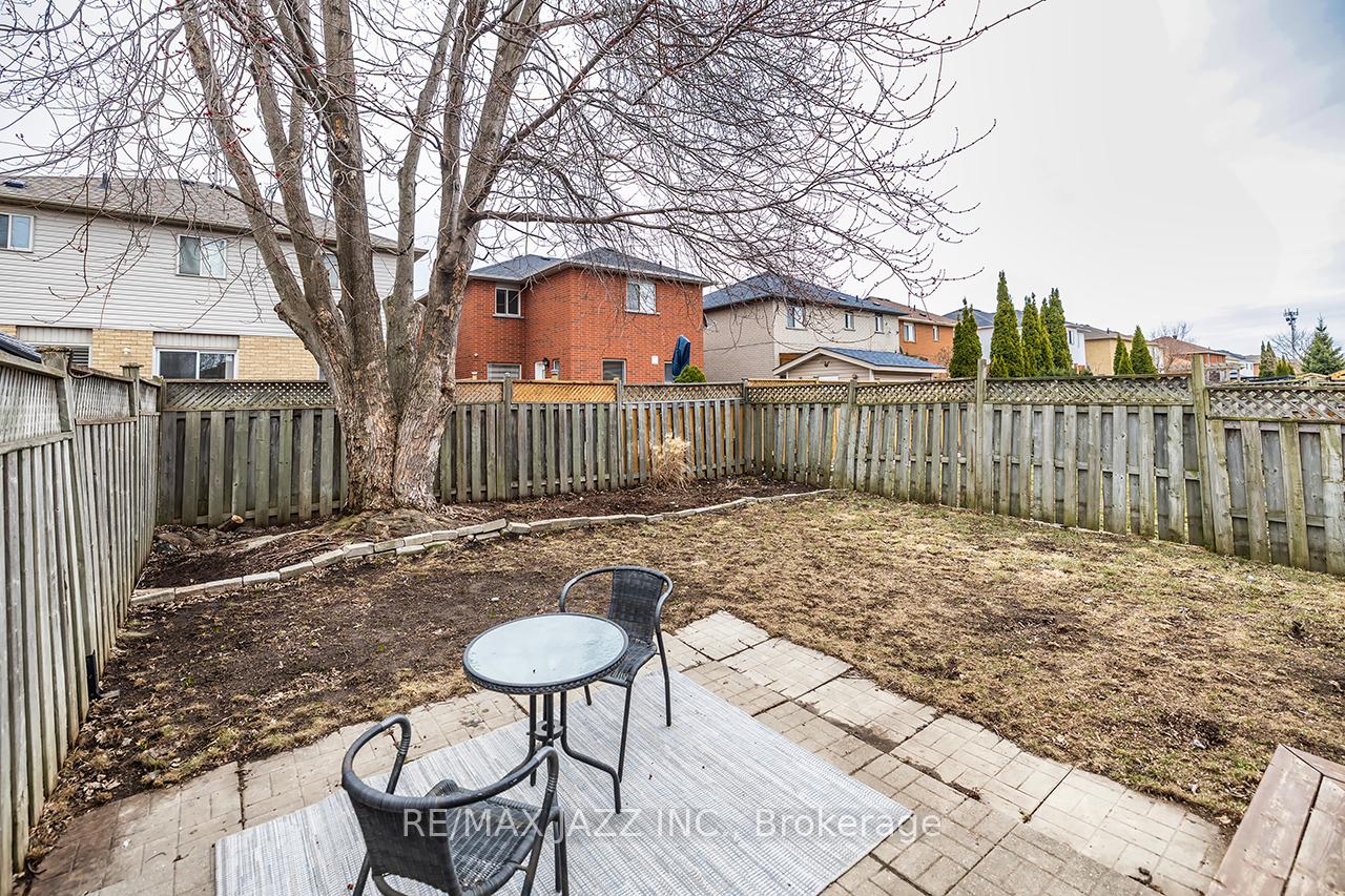 Photo 45 of 1543 Fieldgate Drive, Oshawa, Samac — HOMEH