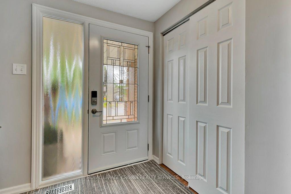 Photo 4 of 6 Meadow Crescent, Guelph, Willow West/Sugarbush/West Acres — HOMEH