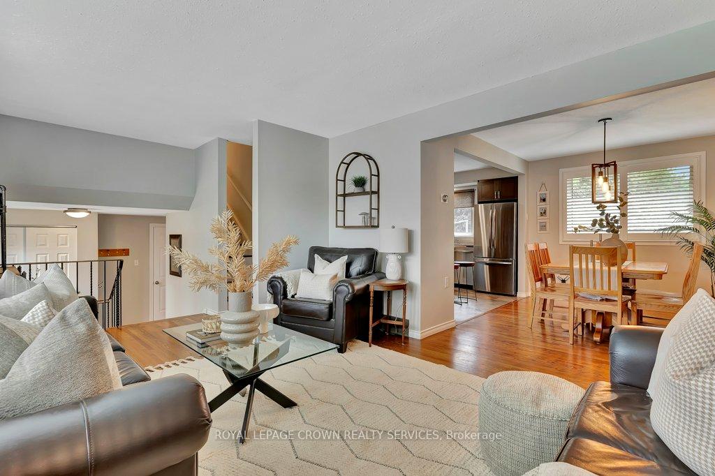 Photo 7 of 6 Meadow Crescent, Guelph, Willow West/Sugarbush/West Acres — HOMEH