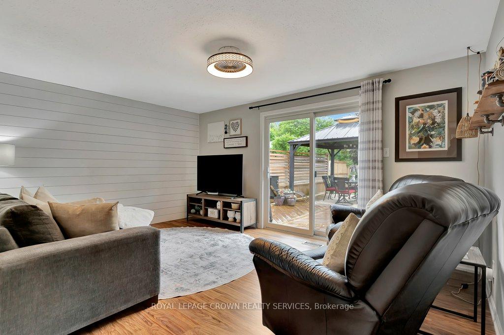 Photo 15 of 6 Meadow Crescent, Guelph, Willow West/Sugarbush/West Acres — HOMEH