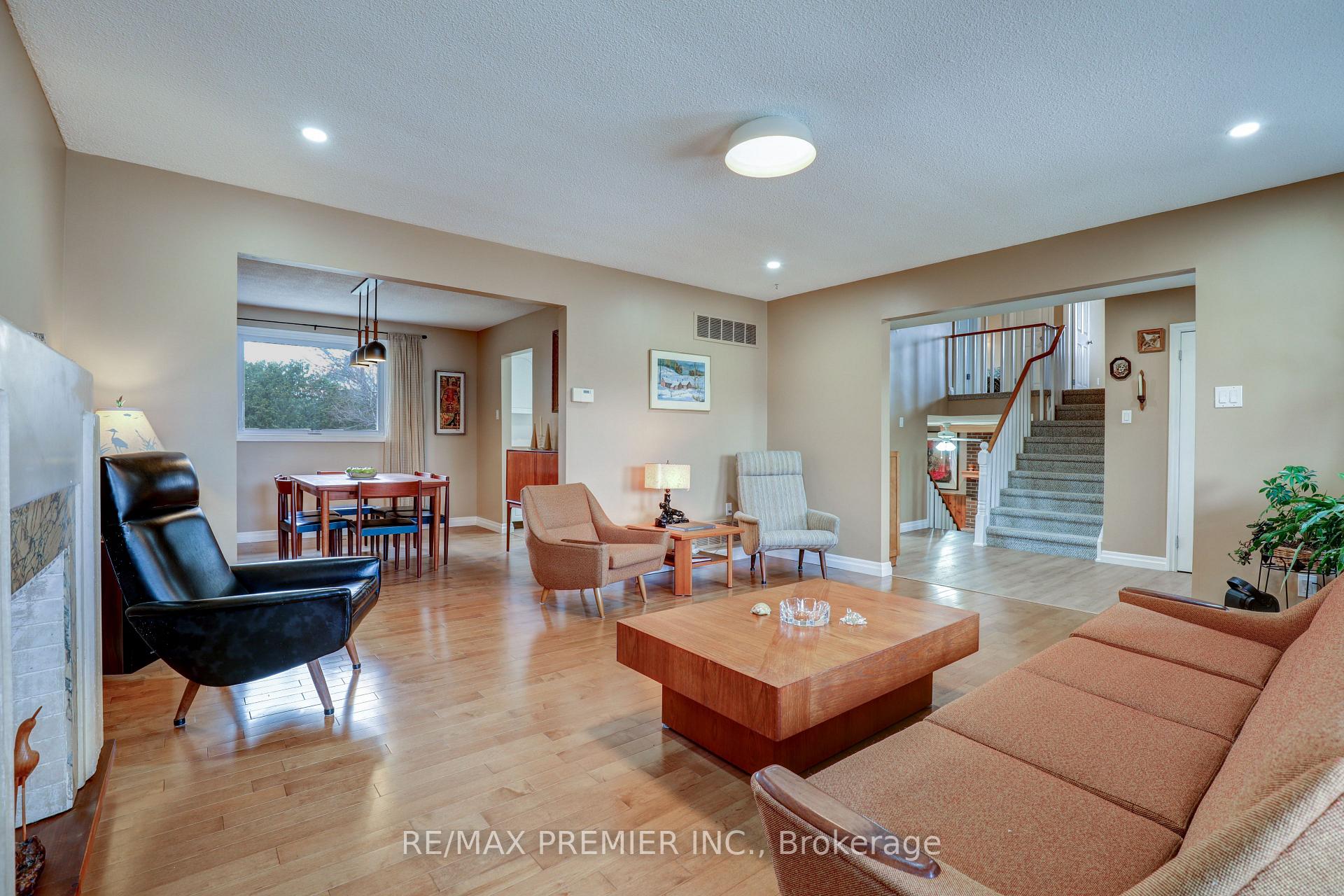 Photo 2 of 2 Norton Drive, Uxbridge, Rural Uxbridge — HOMEH
