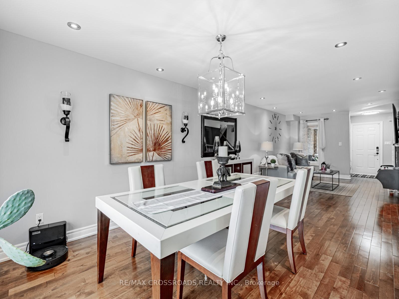 Photo 12 of 11 Tawn Crescent, Ajax, Central — HOMEH