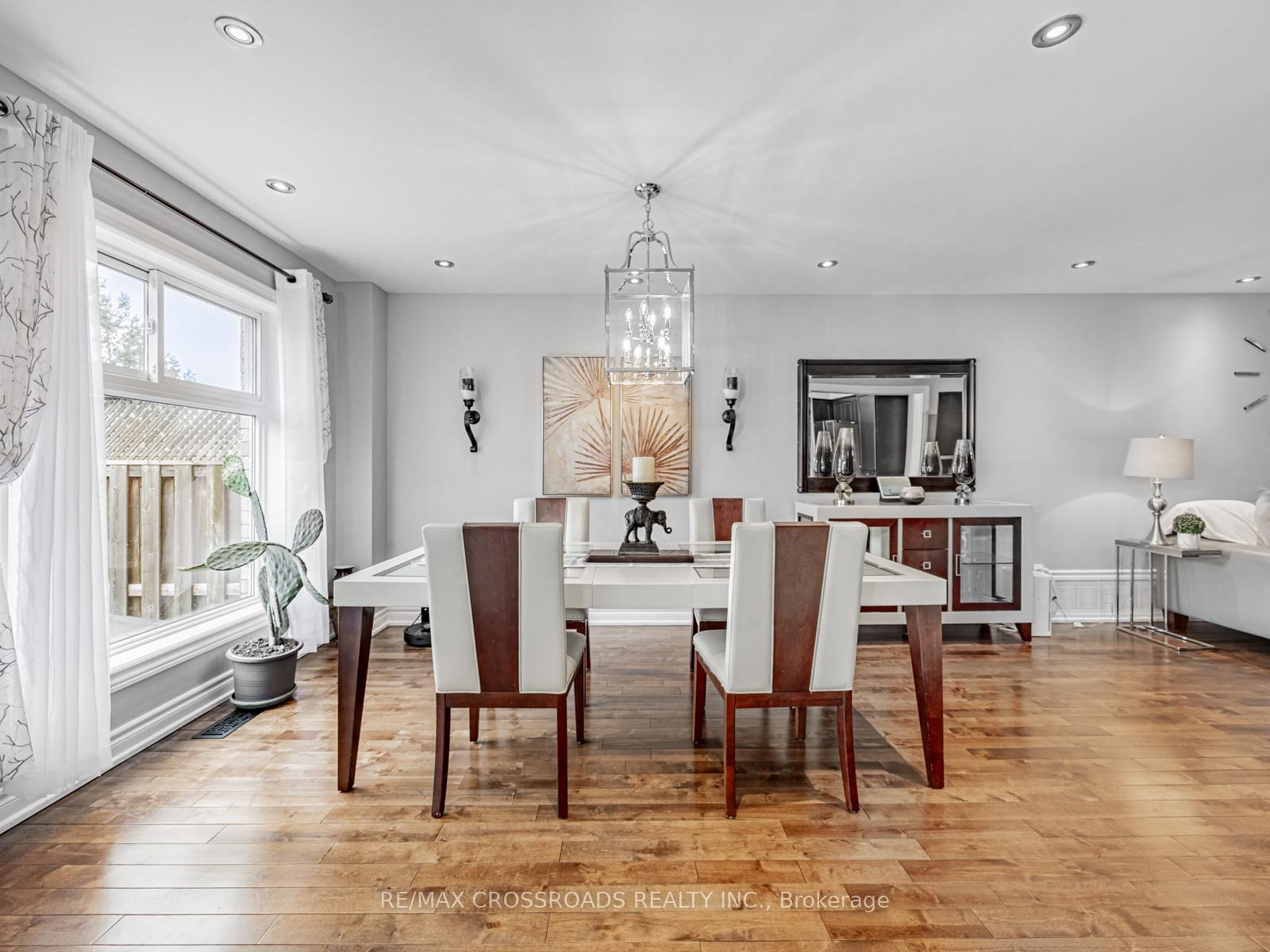Photo 13 of 11 Tawn Crescent, Ajax, Central — HOMEH