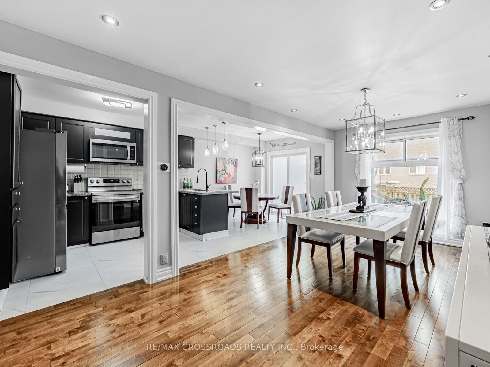 Photo 6 of 11 Tawn Crescent, Ajax, Central — HOMEH