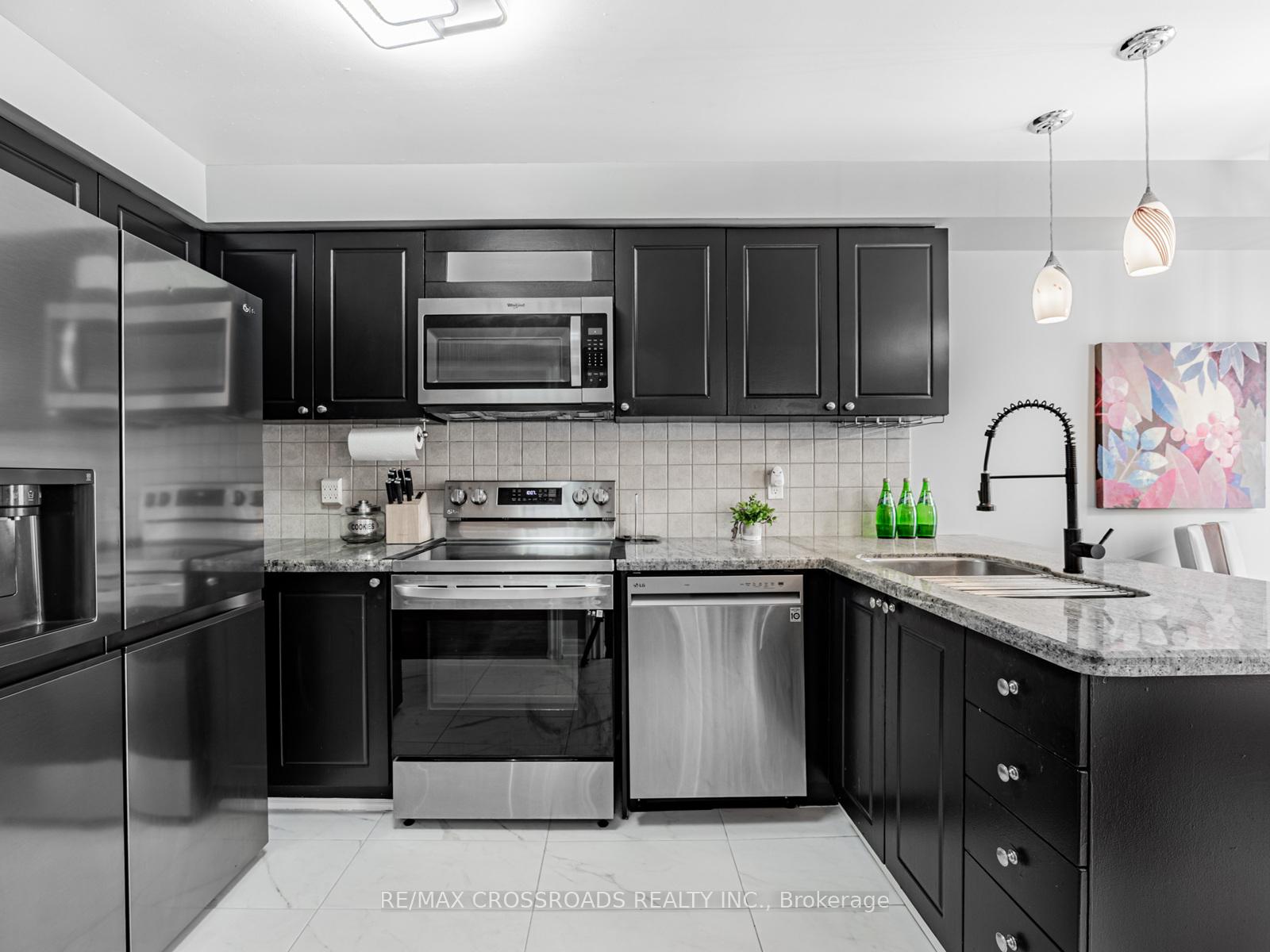 Photo 17 of 11 Tawn Crescent, Ajax, Central — HOMEH