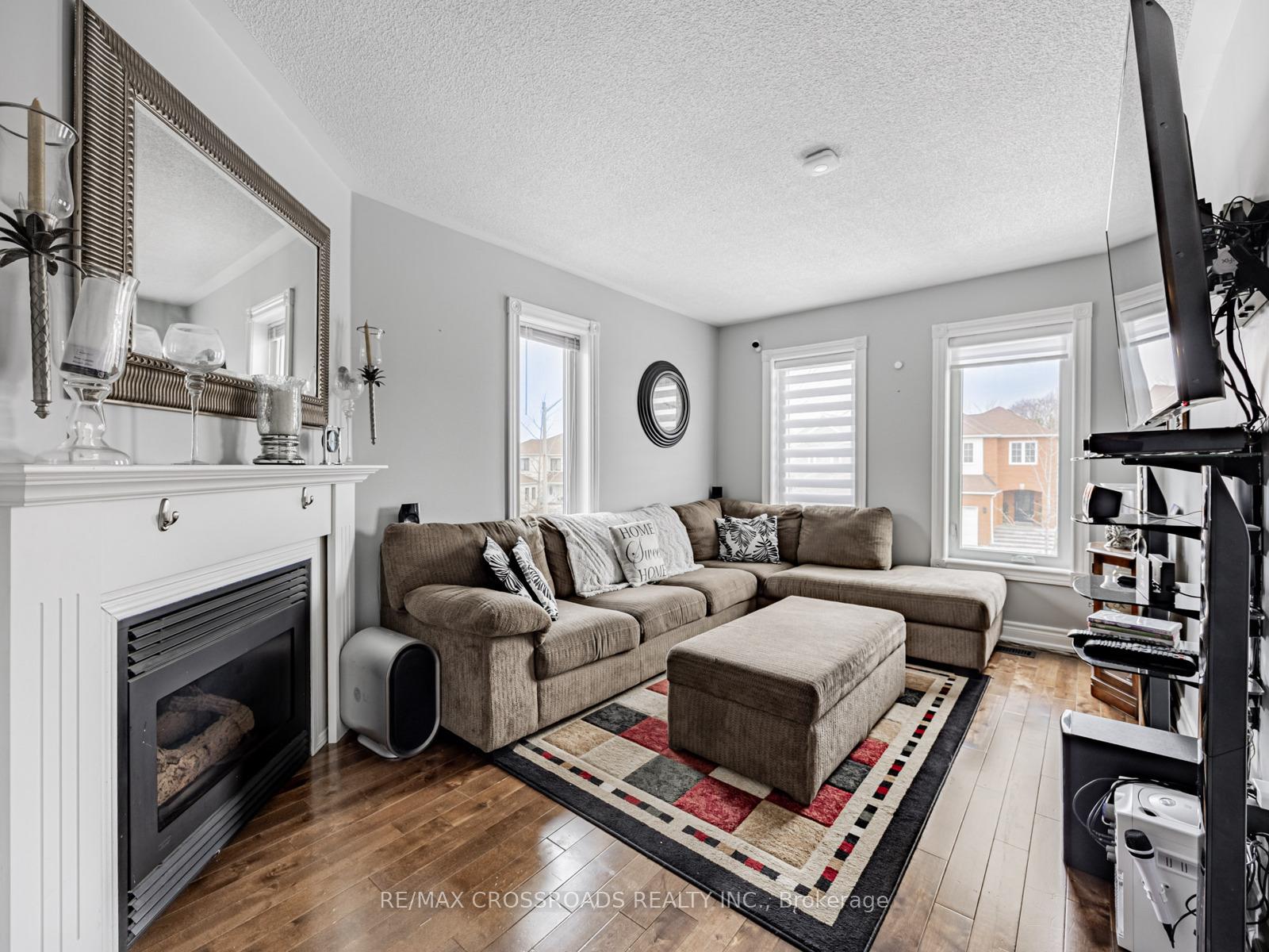 Photo 15 of 11 Tawn Crescent, Ajax, Central — HOMEH