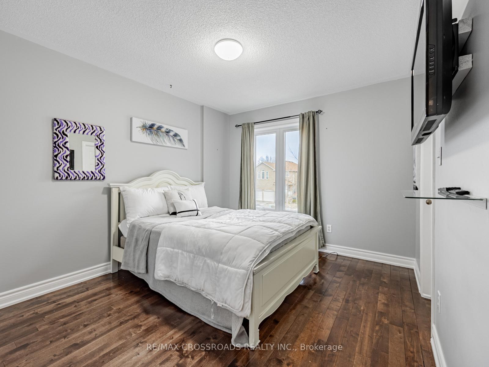 Photo 21 of 11 Tawn Crescent, Ajax, Central — HOMEH