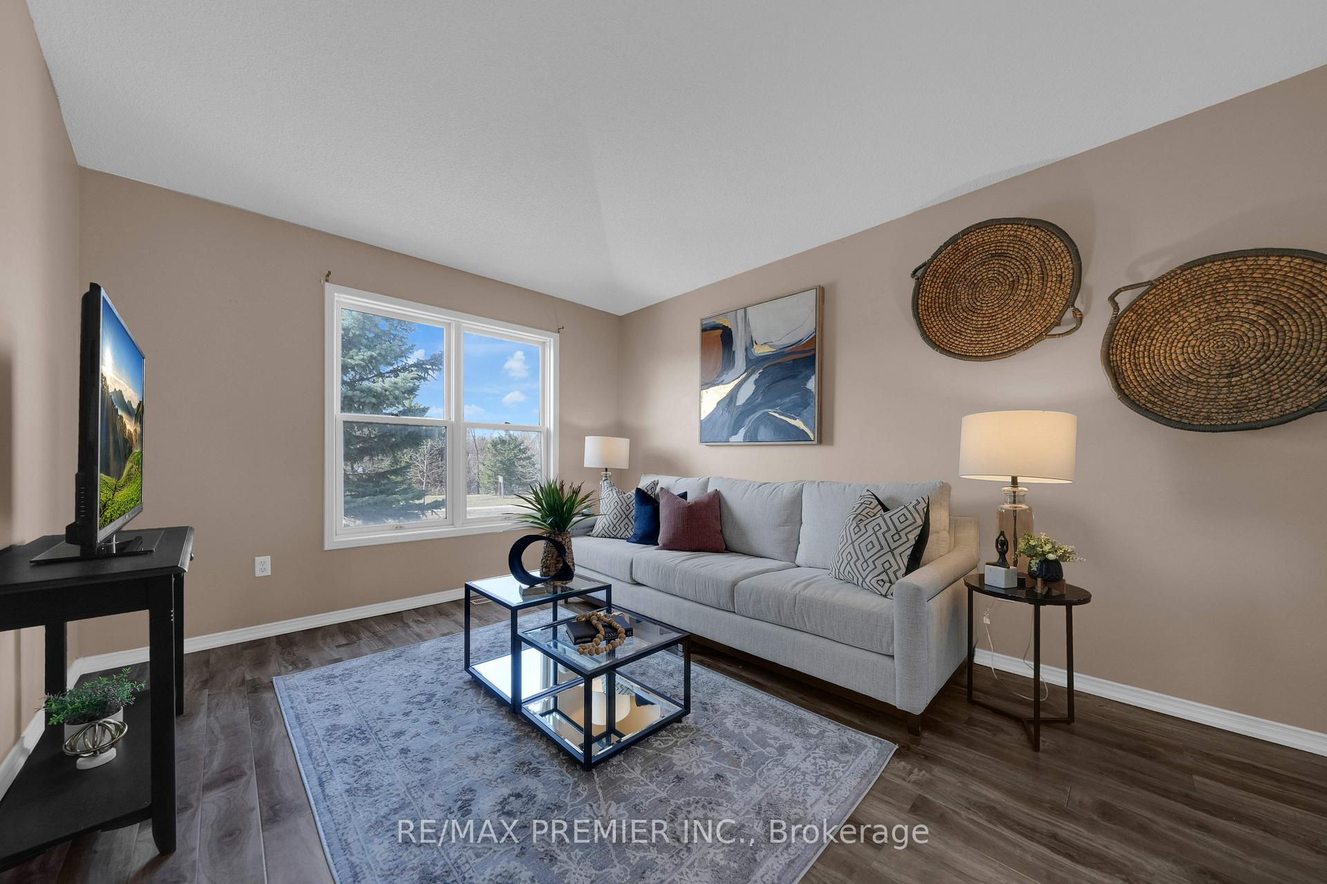 Photo 5 of 91 Leggott Avenue, Barrie, Painswick North — HOMEH