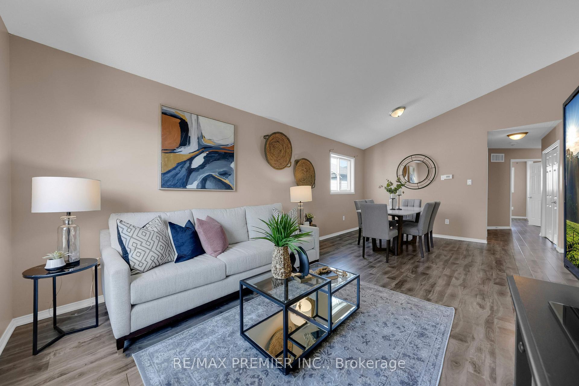 Photo 4 of 91 Leggott Avenue, Barrie, Painswick North — HOMEH
