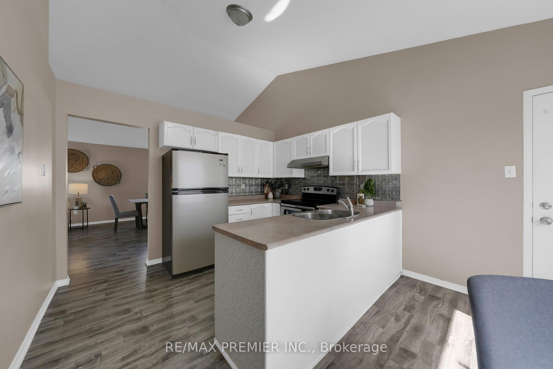 Photo 18 of 91 Leggott Avenue, Barrie, Painswick North — HOMEH