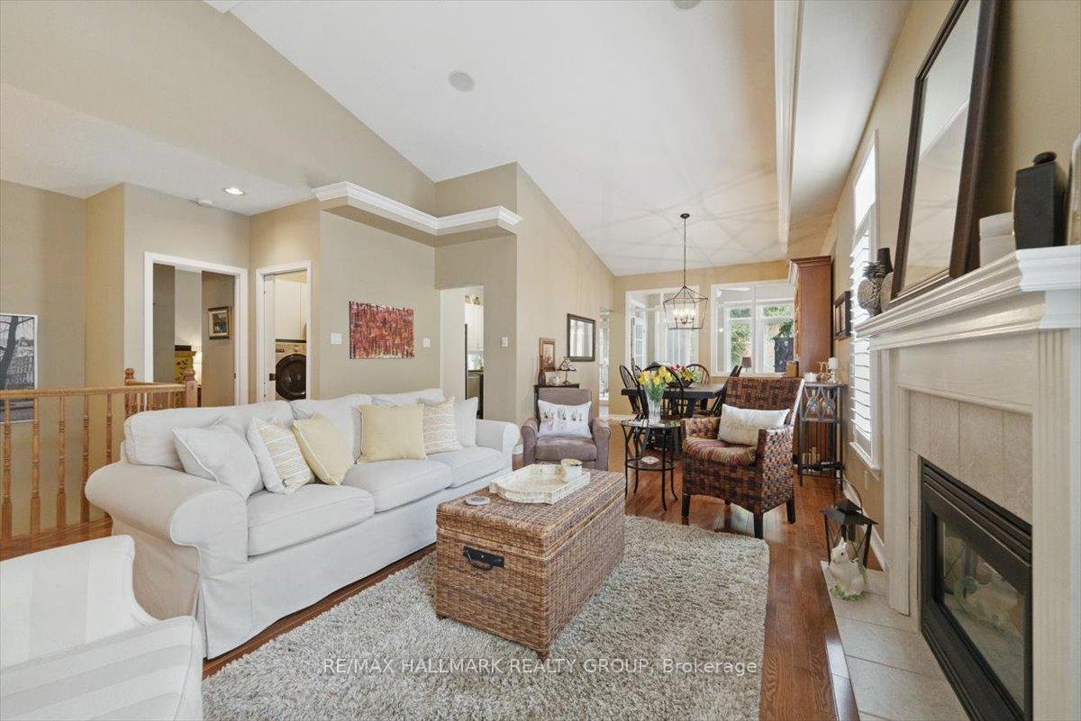 Photo 4 of 47 Sable Run Drive, Ottawa, Stittsville (Central) — HOMEH