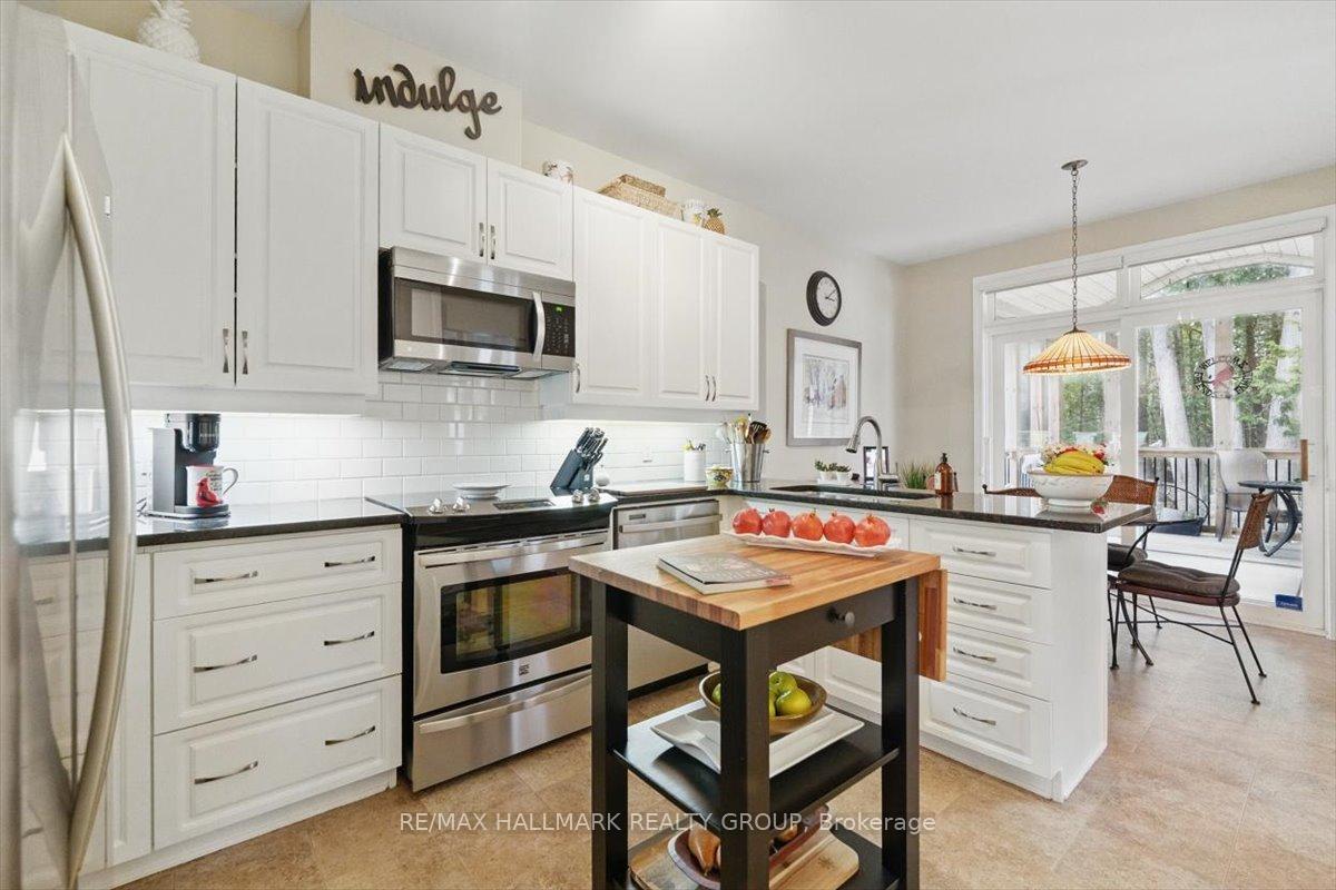 Photo 14 of 47 Sable Run Drive, Ottawa, Stittsville (Central) — HOMEH