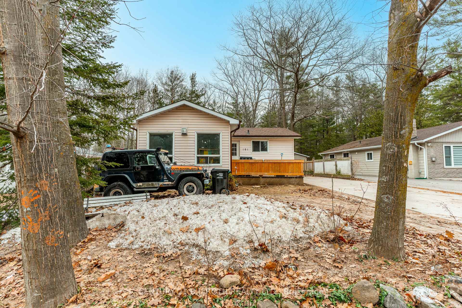 Photo 3 of 101 Melrose Avenue, Wasaga Beach — HOMEH