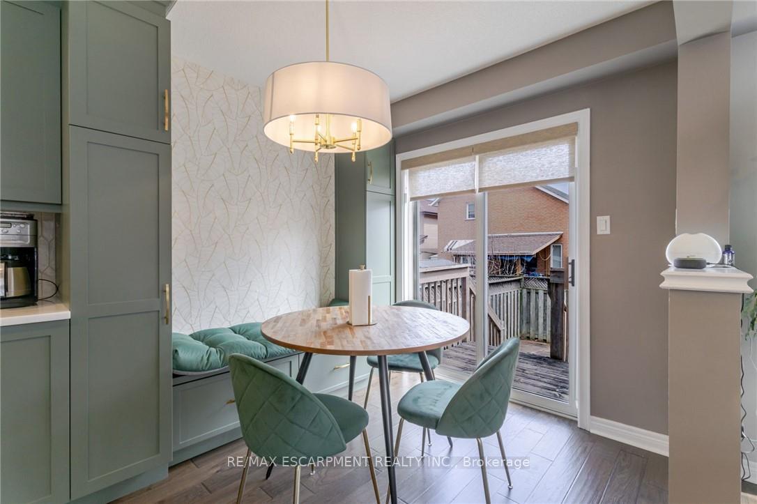 Photo 7 of 283 Bow Valley Drive, Hamilton, Riverdale — HOMEH