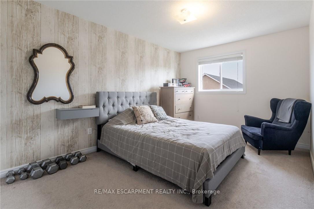 Photo 6 of 283 Bow Valley Drive, Hamilton, Riverdale — HOMEH