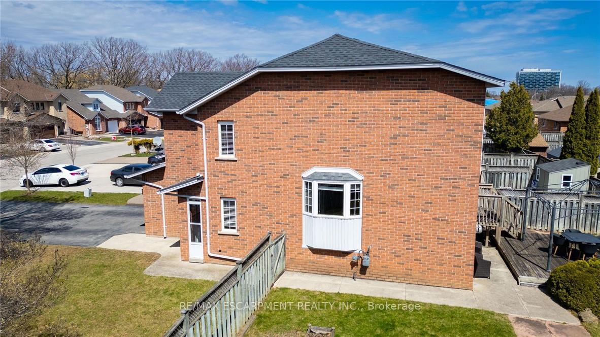 Photo 20 of 283 Bow Valley Drive, Hamilton, Riverdale — HOMEH