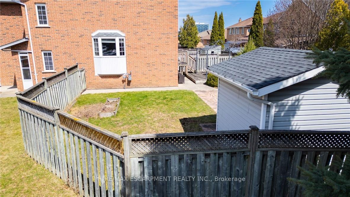 Photo 26 of 283 Bow Valley Drive, Hamilton, Riverdale — HOMEH
