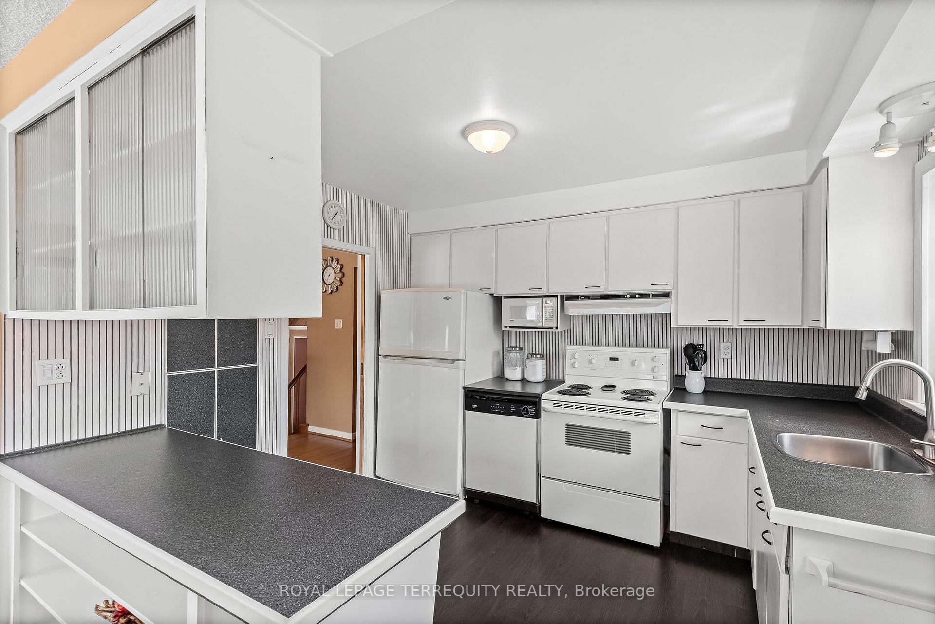 Photo 11 of 9 Ada Crescent, Scarborough, Bendale — HOMEH