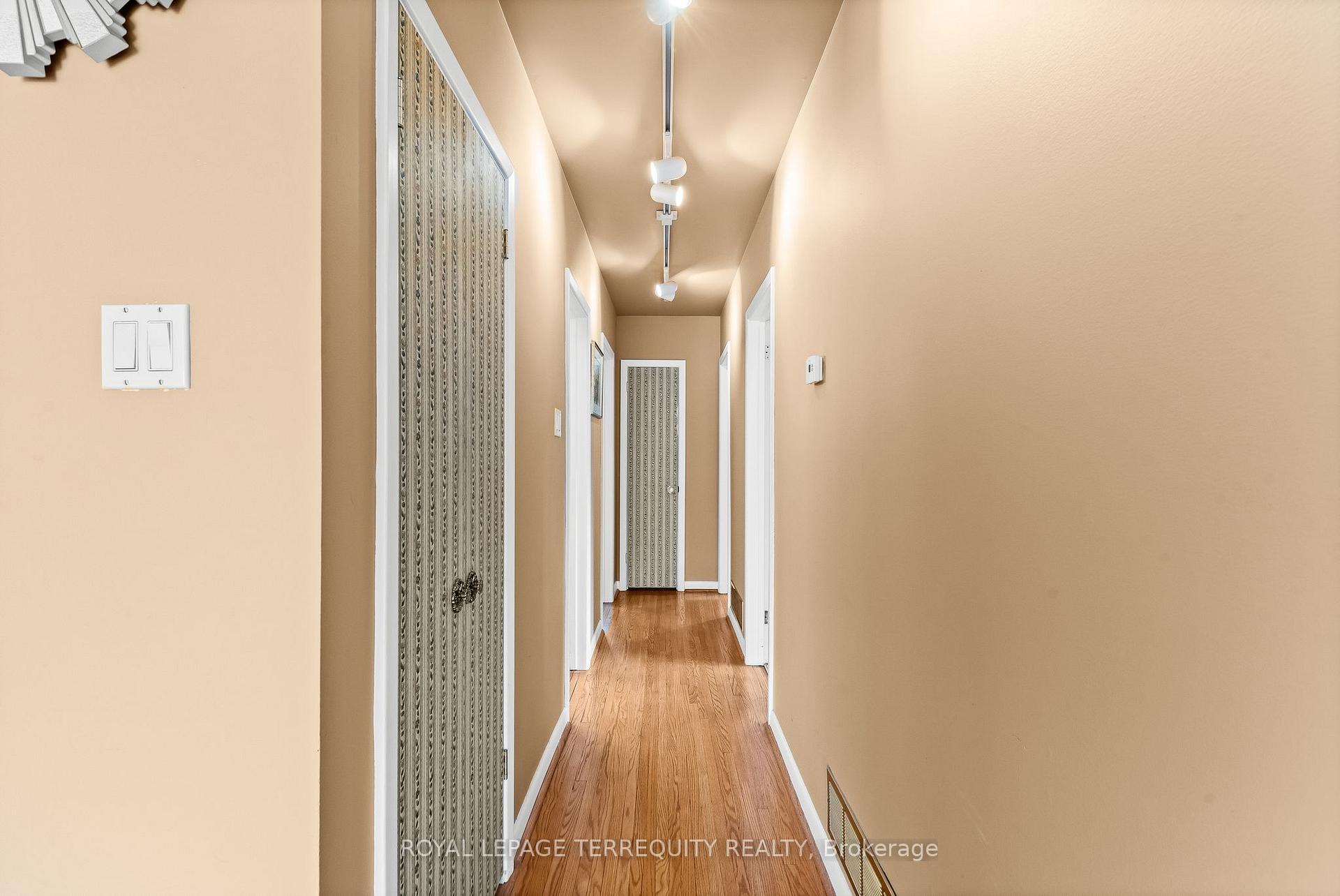 Photo 13 of 9 Ada Crescent, Scarborough, Bendale — HOMEH