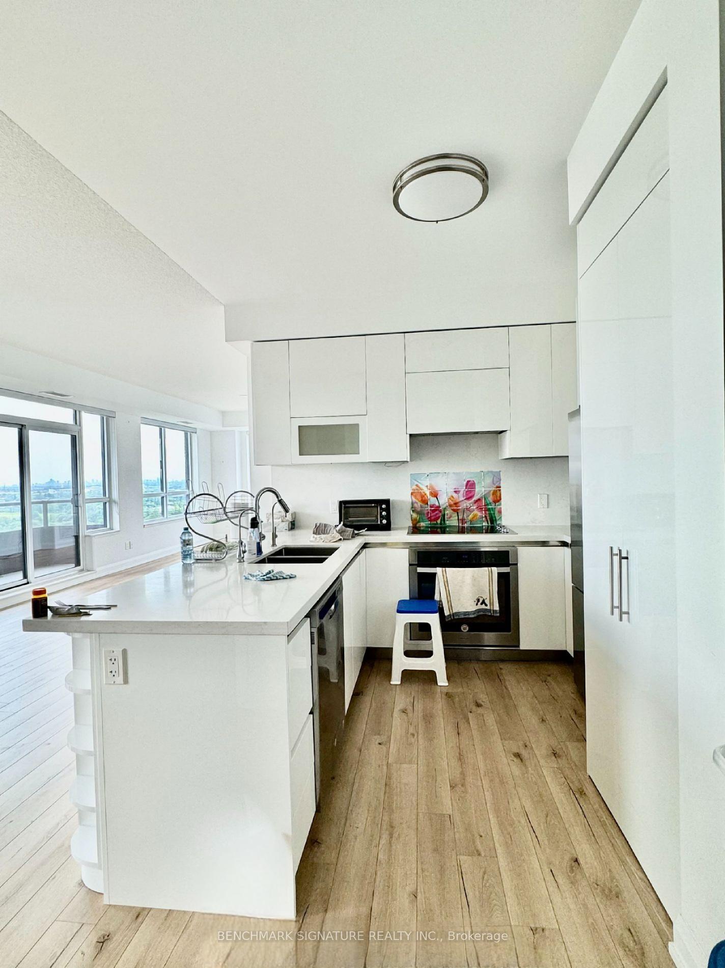 Photo 3 of Unit 2008, 15 Water Walk Drive, Markham, Unionville — HOMEH