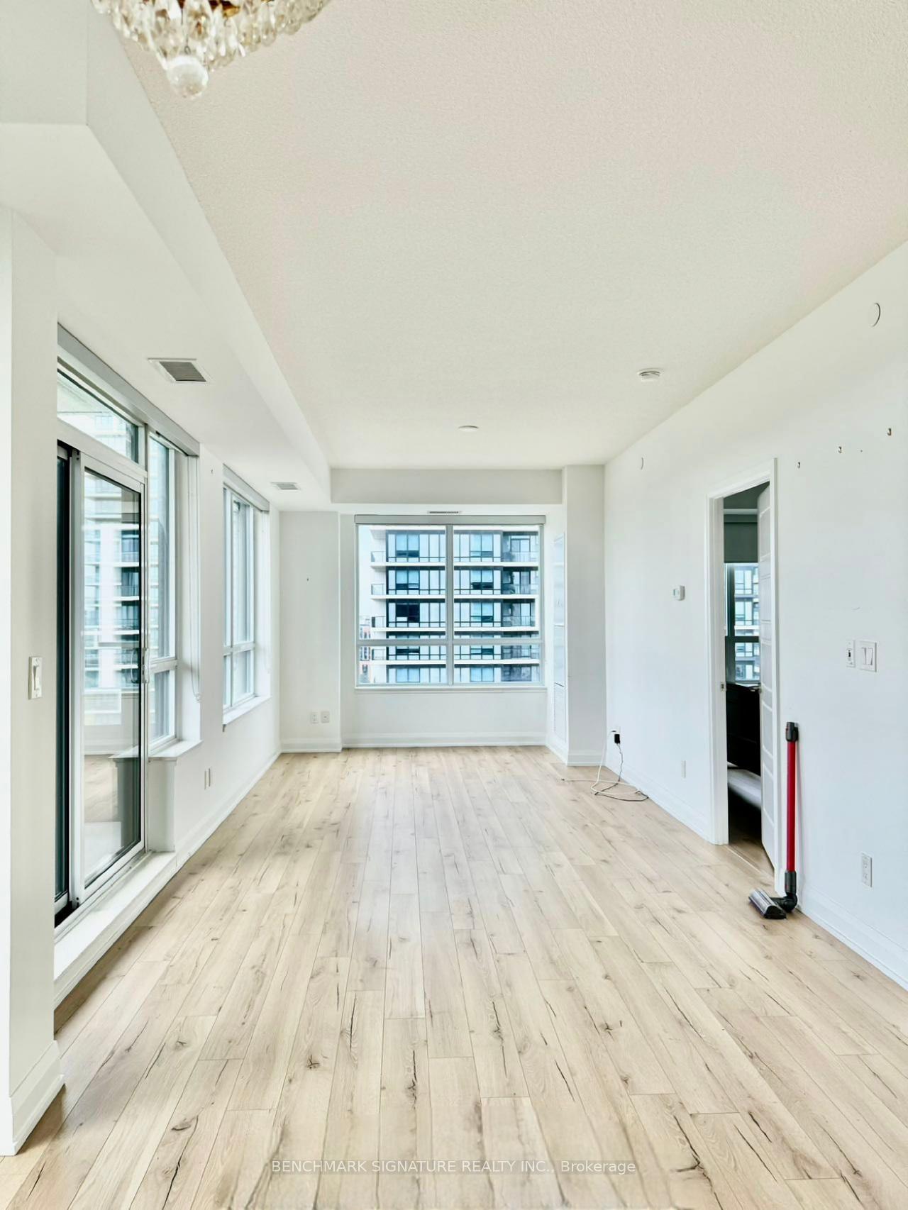Photo 8 of Unit 2008, 15 Water Walk Drive, Markham, Unionville — HOMEH