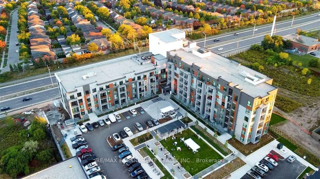 Front of Unit 214, 95 Dundas Street W