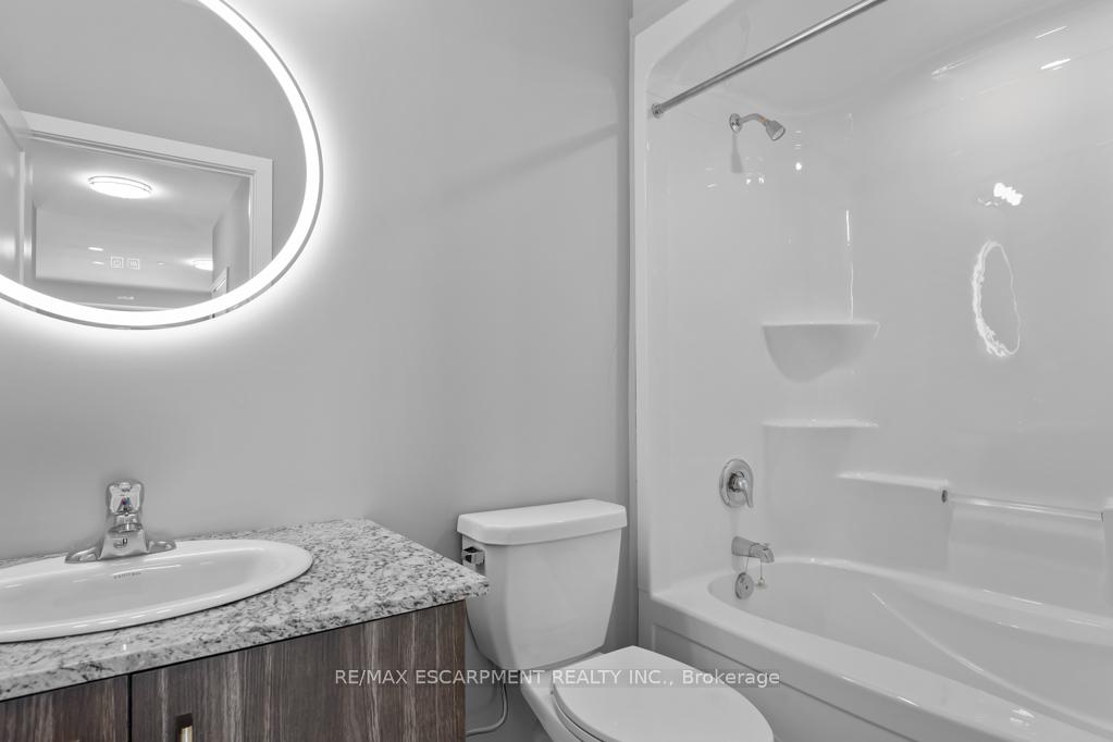 Photo 9 of Unit 202, 5002 King Street, Lincoln, Beamsville — HOMEH