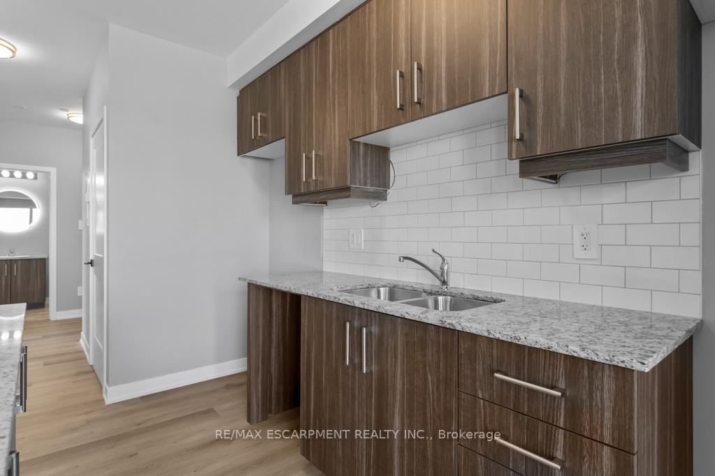 Photo 18 of Unit 202, 5002 King Street, Lincoln, Beamsville — HOMEH
