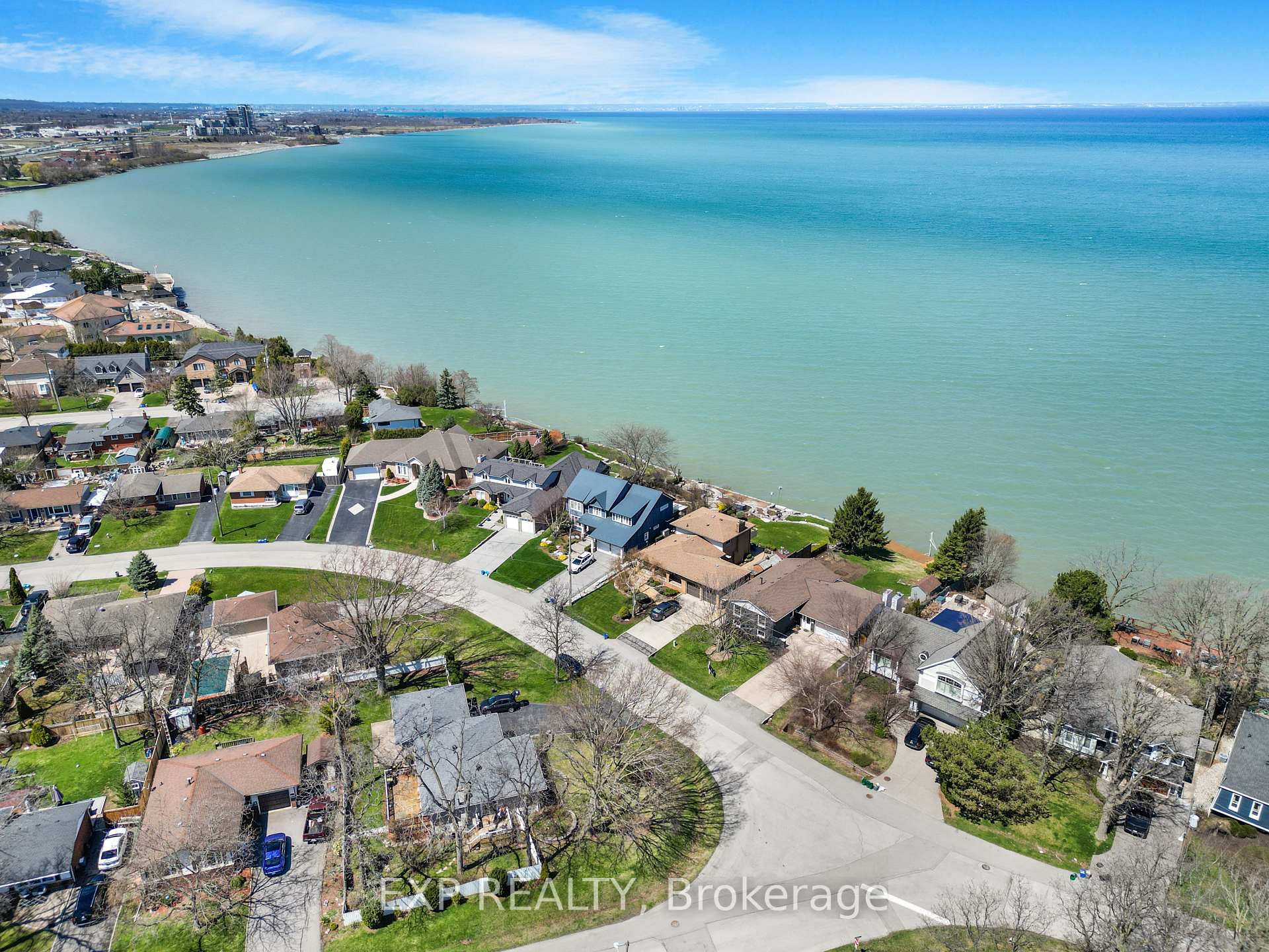 Photo 1 of 138 Lakeside Drive, Grimsby, Grimsby Beach — HOMEH