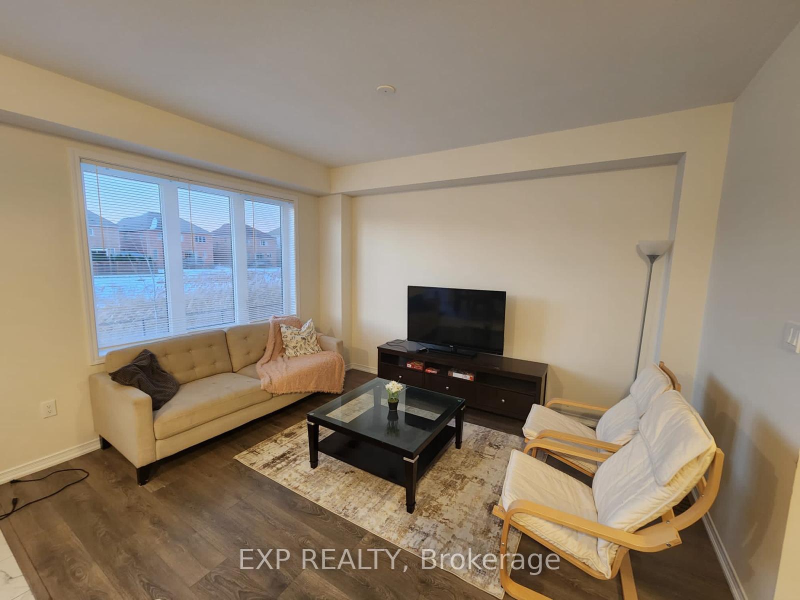 Photo 3 of Unit 8, 8317 Mulberry Drive, Niagara Falls, Brown — HOMEH