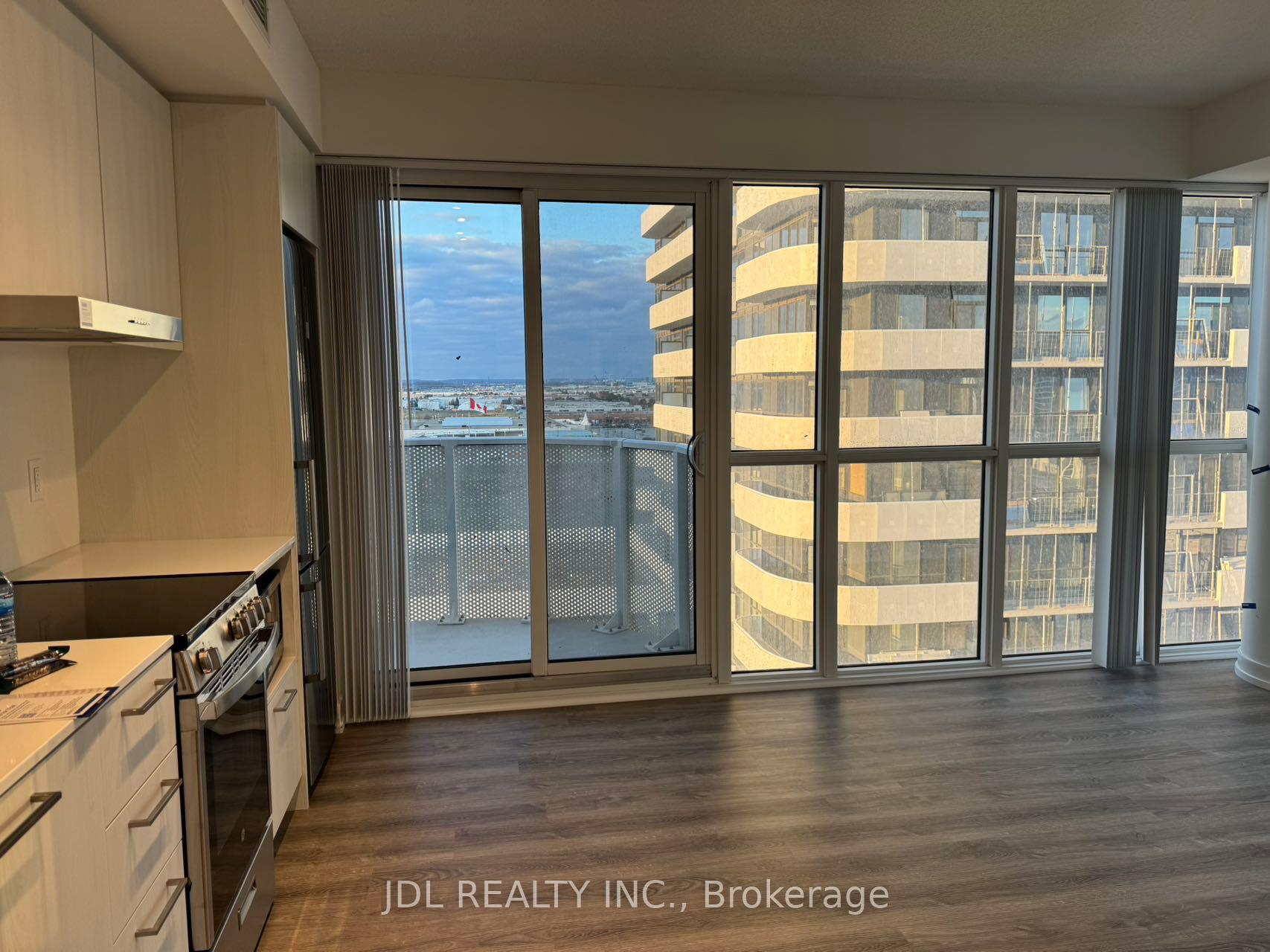 Photo 12 of Unit 1215, 195 commerce Street, Vaughan, Vaughan Corporate Centre — HOMEH
