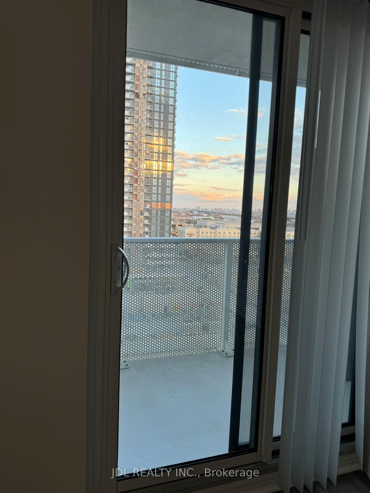Photo 5 of Unit 1215, 195 commerce Street, Vaughan, Vaughan Corporate Centre — HOMEH