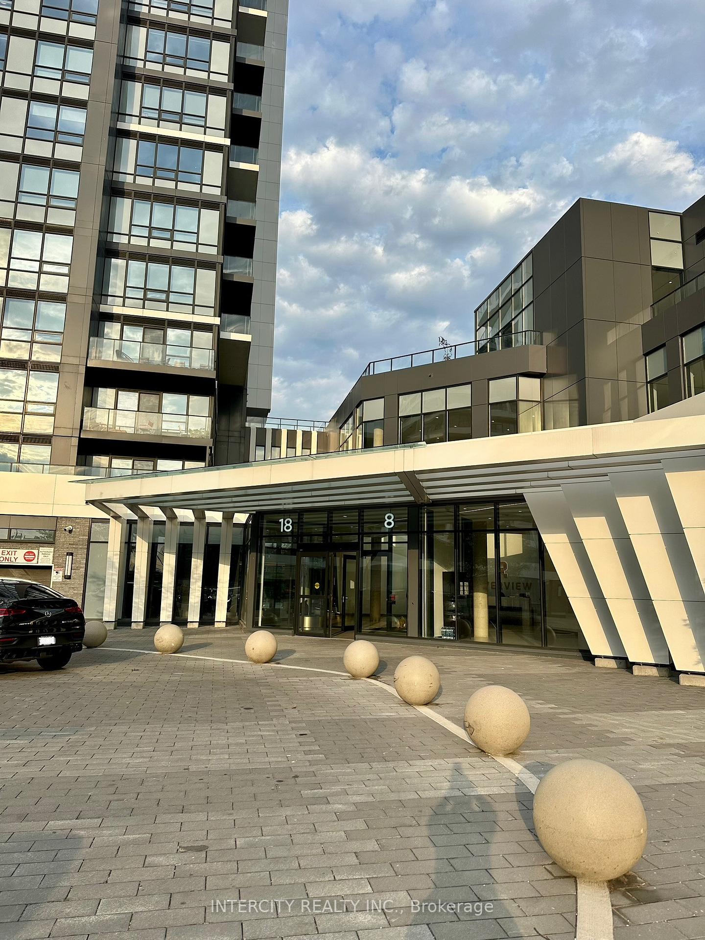 Photo 17 of Unit 1806, 18 Water Walk Drive, Markham, Unionville — HOMEH