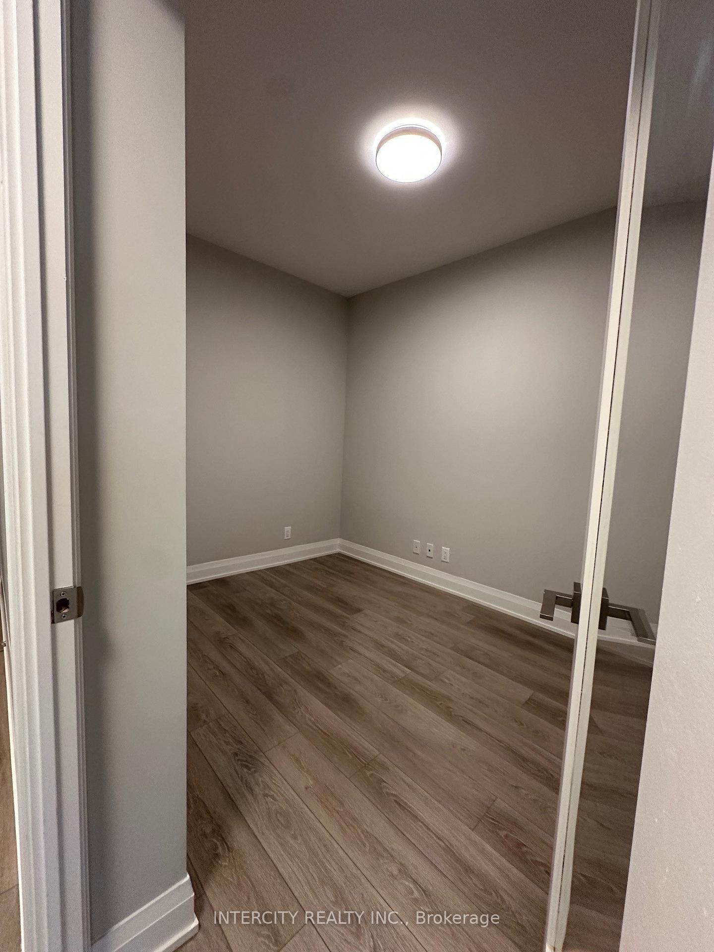 Photo 3 of Unit 1806, 18 Water Walk Drive, Markham, Unionville — HOMEH