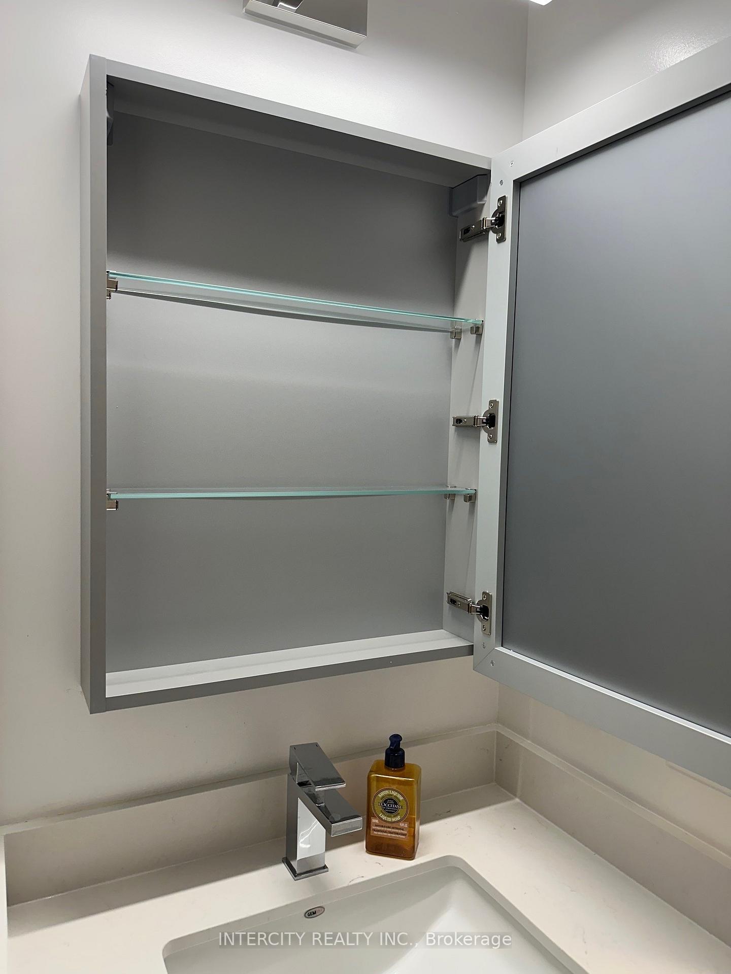 Photo 7 of Unit 1806, 18 Water Walk Drive, Markham, Unionville — HOMEH