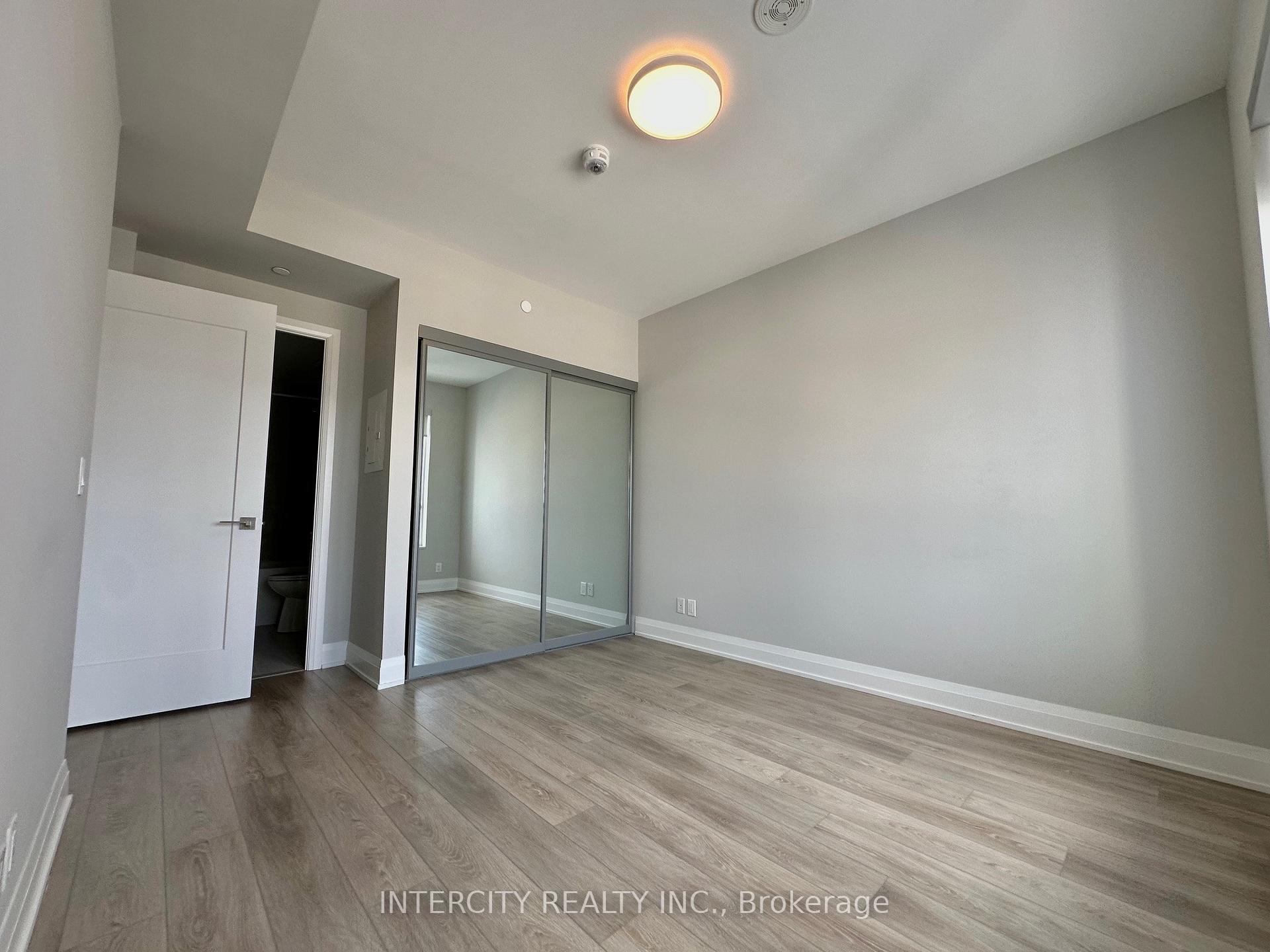 Photo 4 of Unit 1806, 18 Water Walk Drive, Markham, Unionville — HOMEH