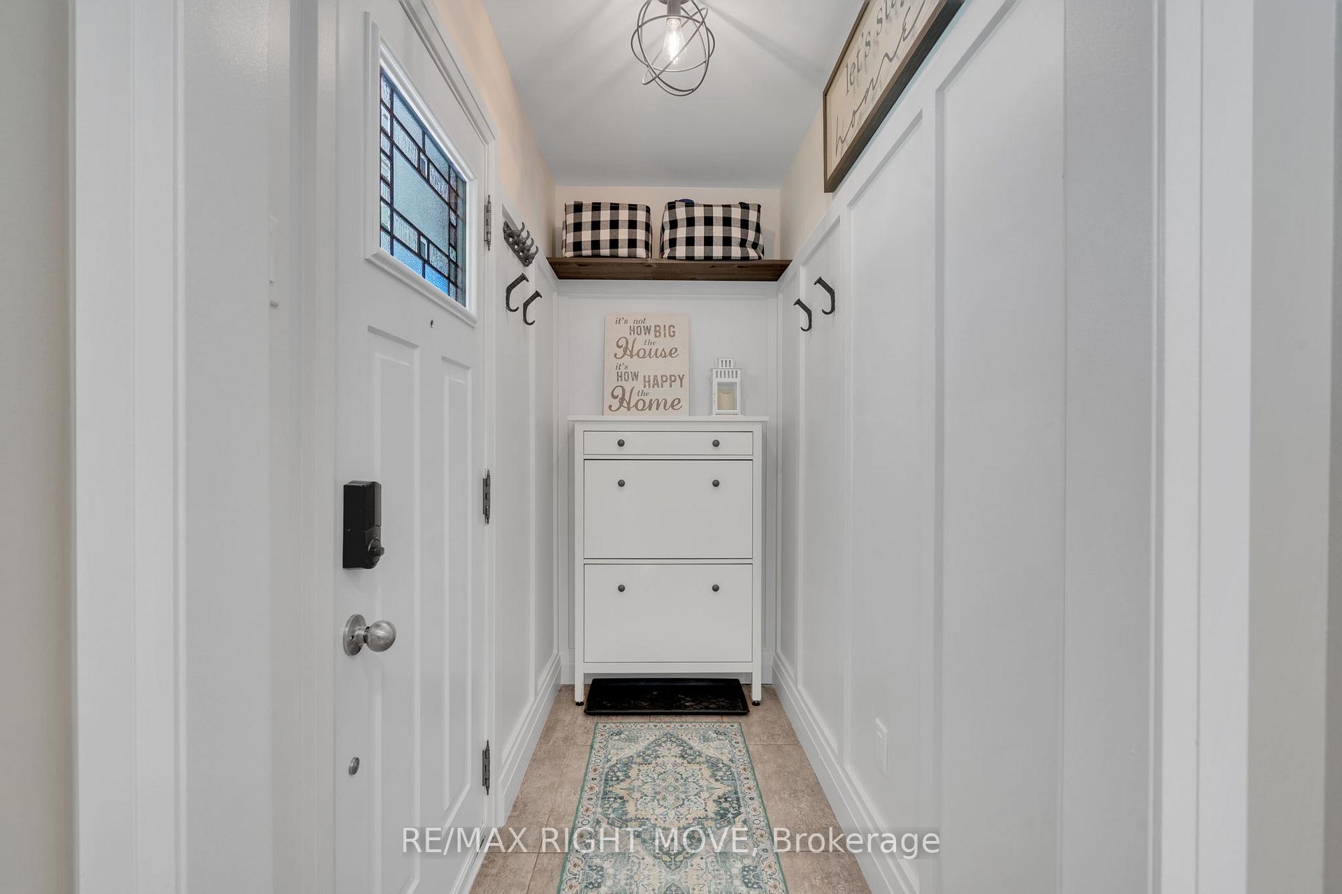 Photo 6 of 13 Newton Street, Barrie, Wellington — HOMEH