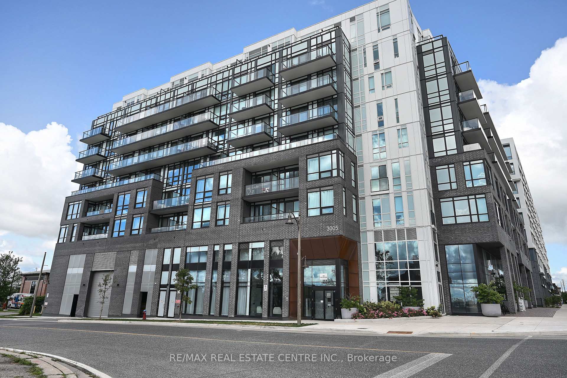 Front of Unit 715, 3005 Pine Glen Road S
