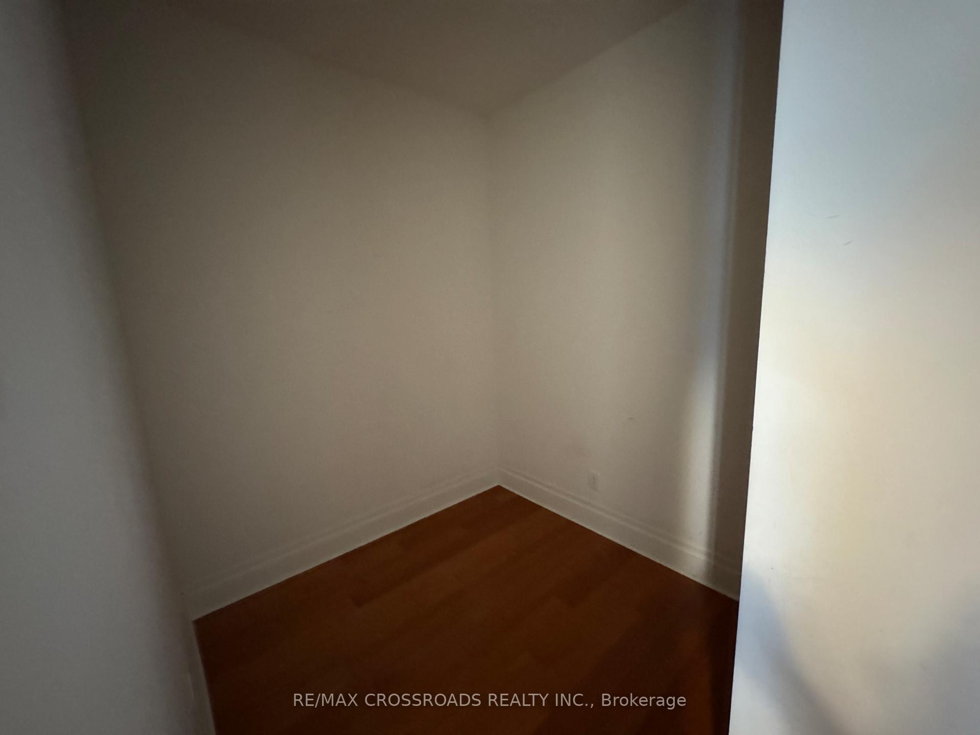 Photo 6 of Unit 313, 131 Upper Duke Crescent, Markham, Unionville — HOMEH
