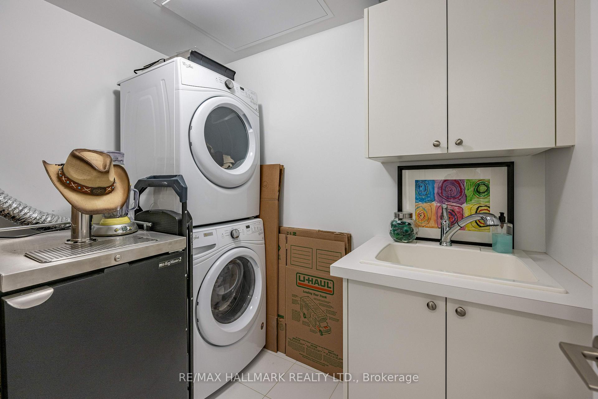 Photo 6 of Unit 409, 1 Edgewater Drive, Toronto, Waterfront Communities — HOMEH