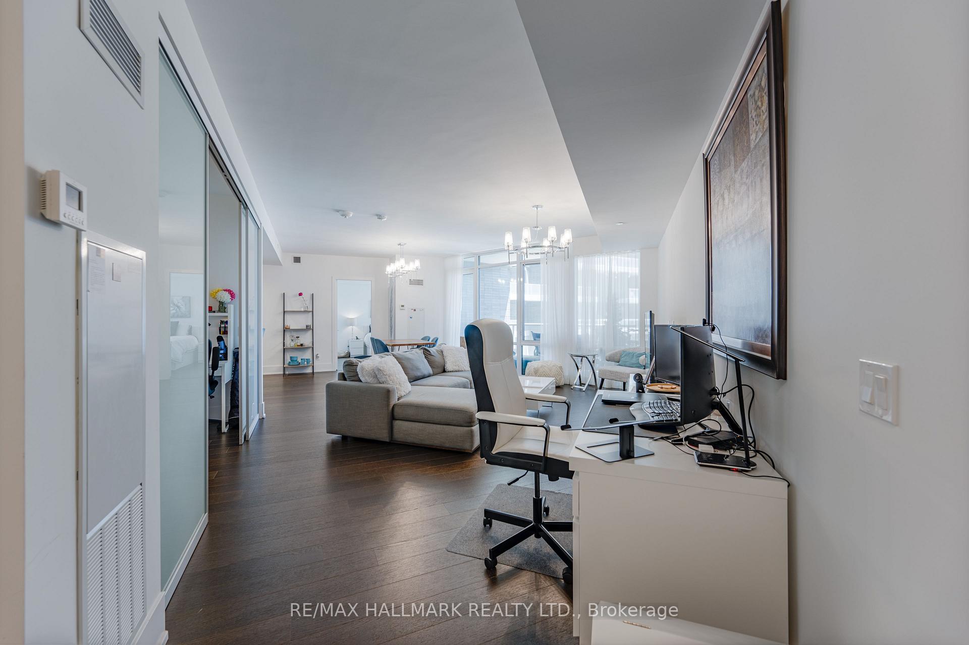 Photo 3 of Unit 409, 1 Edgewater Drive, Toronto, Waterfront Communities — HOMEH