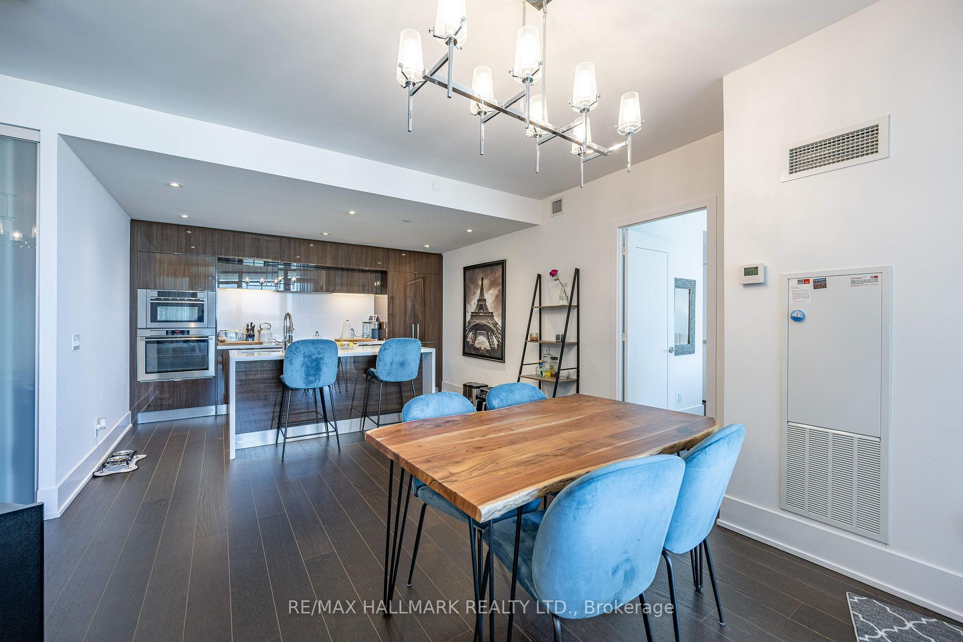 Photo 11 of Unit 409, 1 Edgewater Drive, Toronto, Waterfront Communities — HOMEH