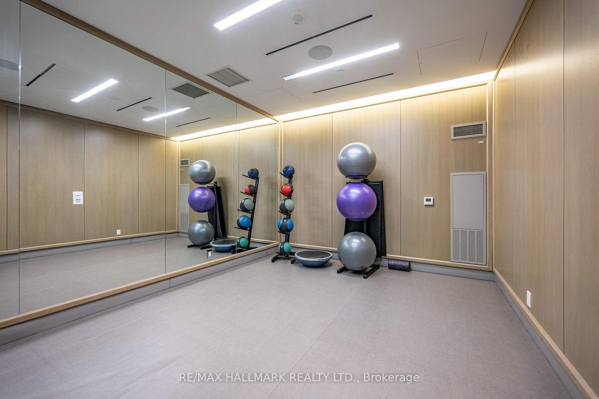 Photo 10 of Unit 409, 1 Edgewater Drive, Toronto, Waterfront Communities — HOMEH